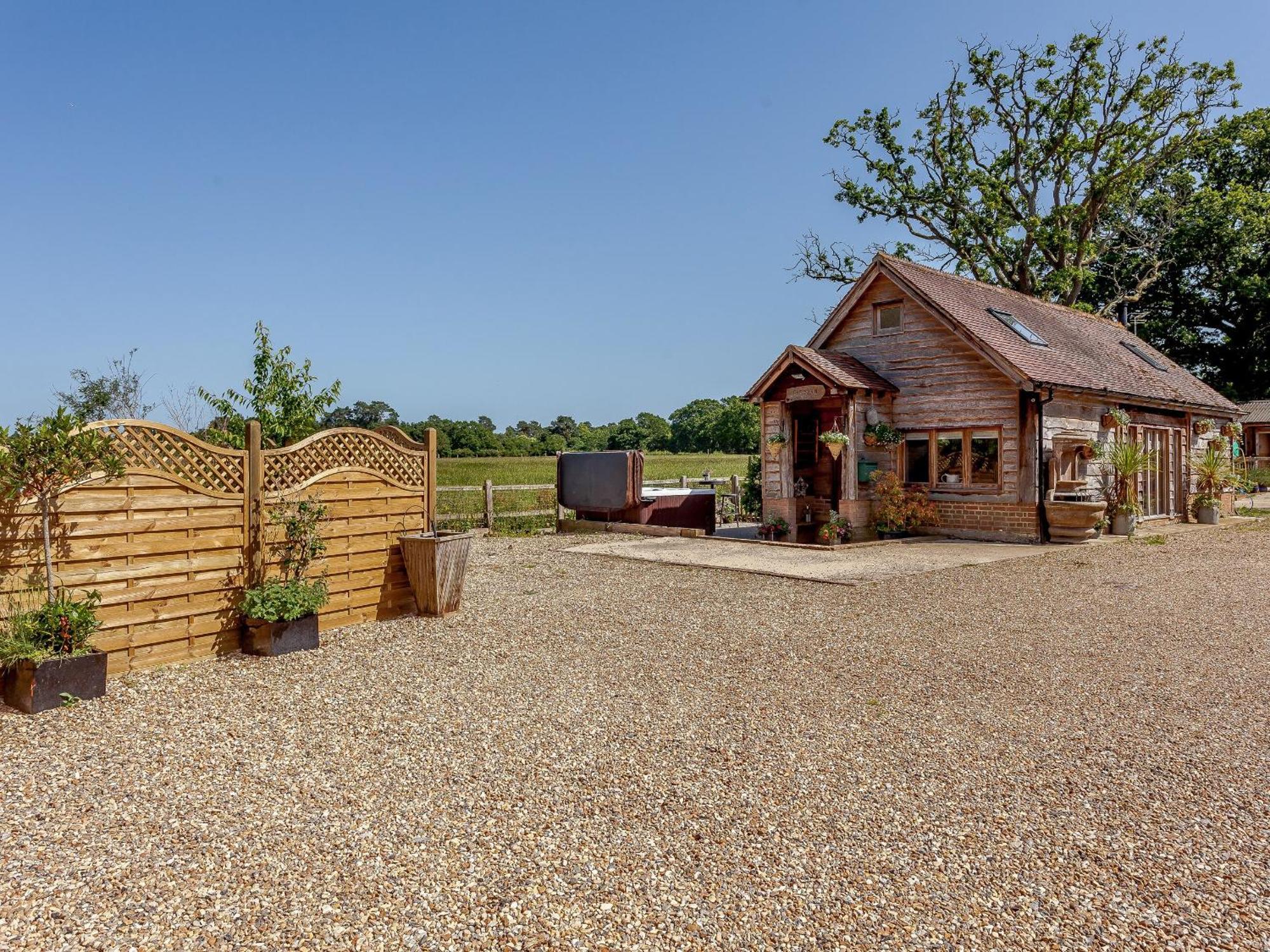 Вилла The Barn Coldwaltham Экстерьер фото